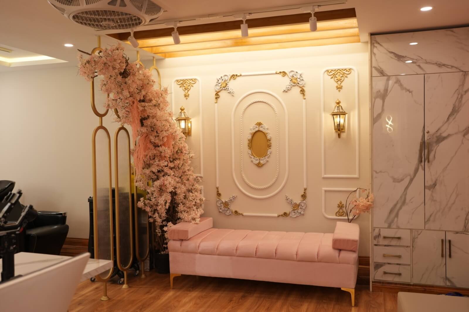 Beauty Salon